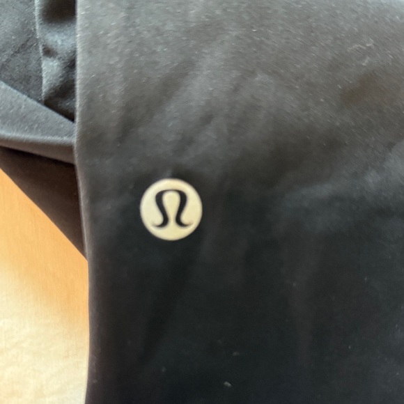 Lululemon Athletica Black Capri Leggings Size 6 - Picture 2 of 7